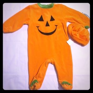 Halloween 🎃 pumpkin 🎃 sleeper costume NWT